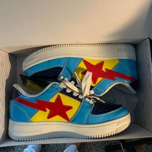 Men’s size 7.5 A Bathing Ape Bapesta lows
